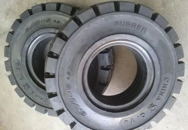 叉車為啥要使用實心輪胎？